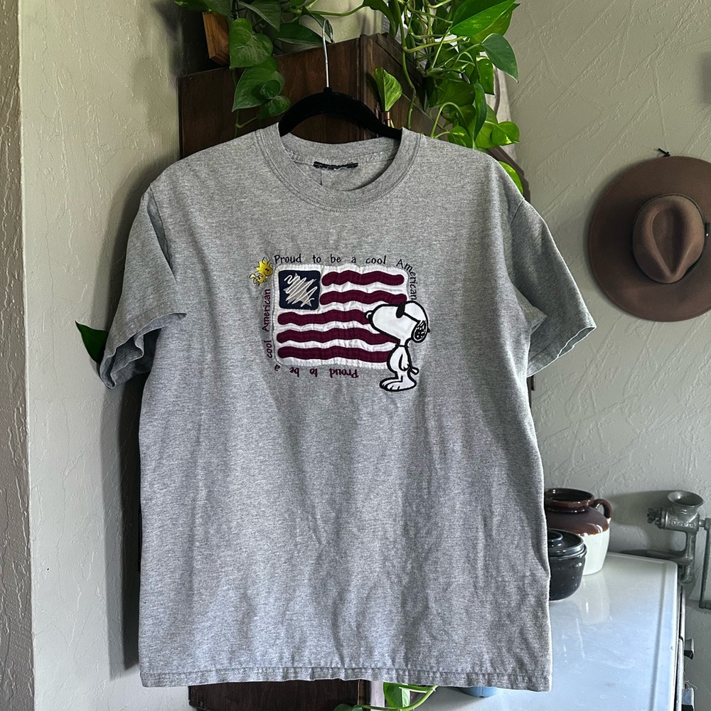 Vintage American Flag Peanuts Snoopy & Woodstock crew neck